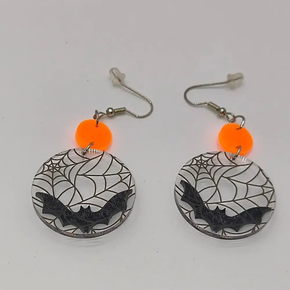 H 3 halloween earrings with black